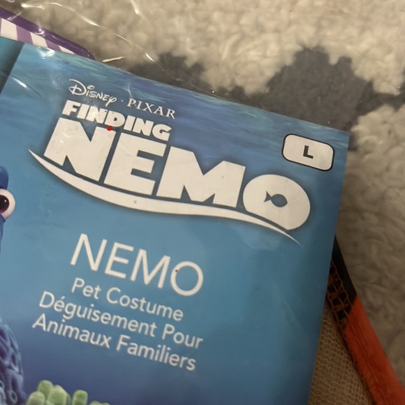 NWT Finding Nemo Costume Clownfish Dog Costume Size L - Picture 8 of 8